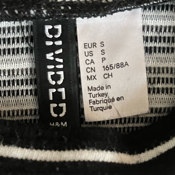 Weirdo Stripped Short Sleeve Cropped Turtleneck Divided H&M Small - Picture 2 of 2